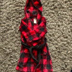 hooded buffalo plaid robe (size small 4 / 6)